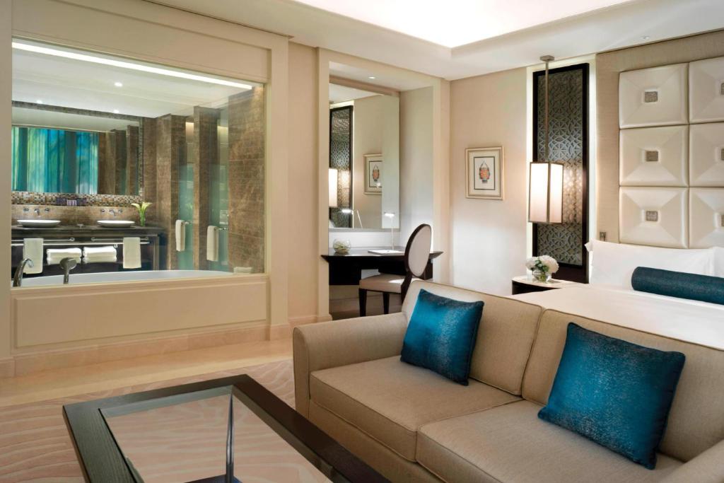 Al Bustan Palace, a Ritz-Carlton Hotel — Photo 4