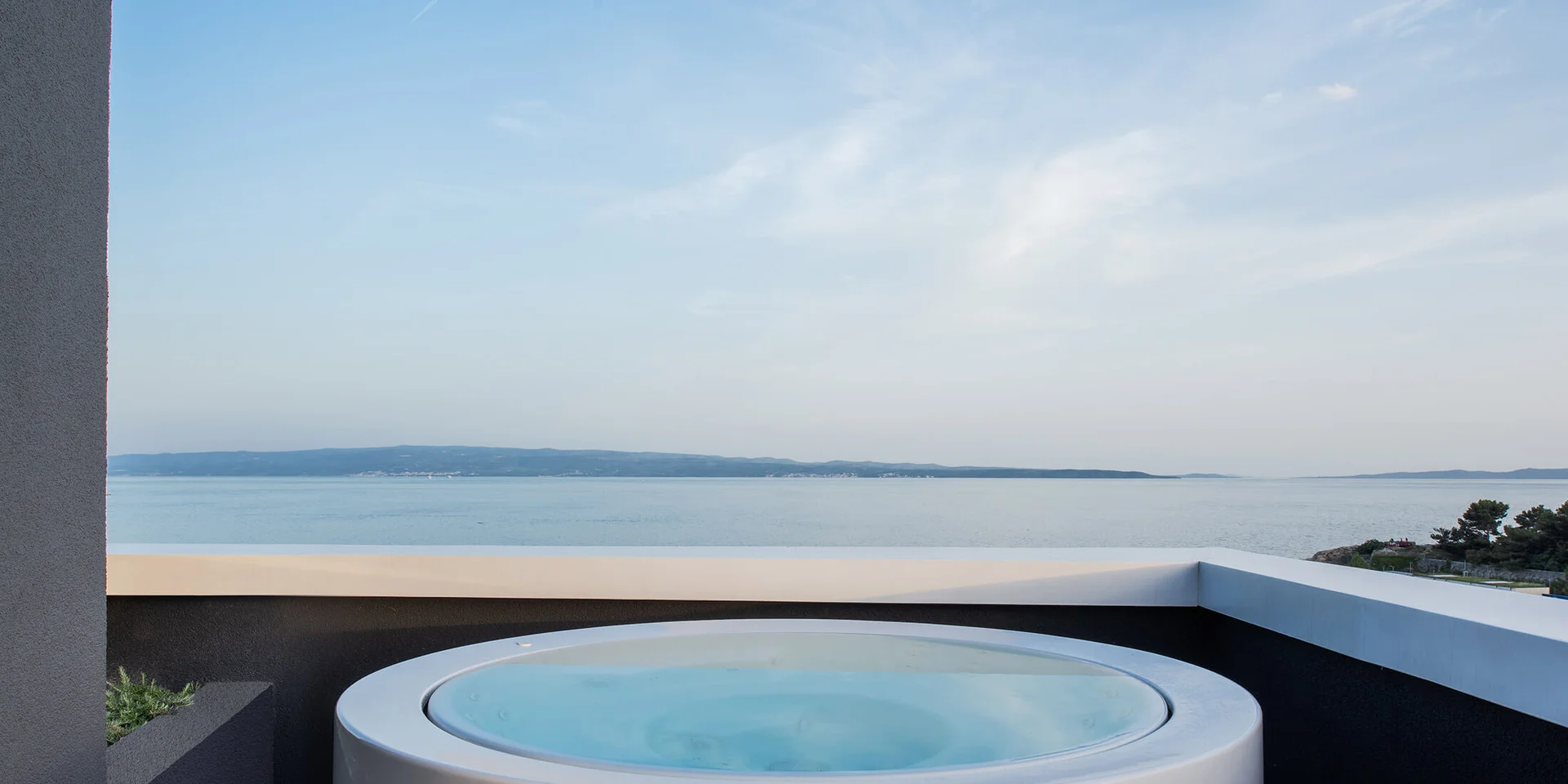 Briig Boutique Hotel — Executive Suite Top Floor With Jacuzzi On Terrace 2