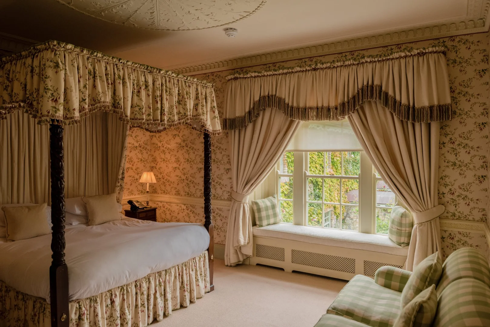Cliff at Lyons — Estate Rooms 2