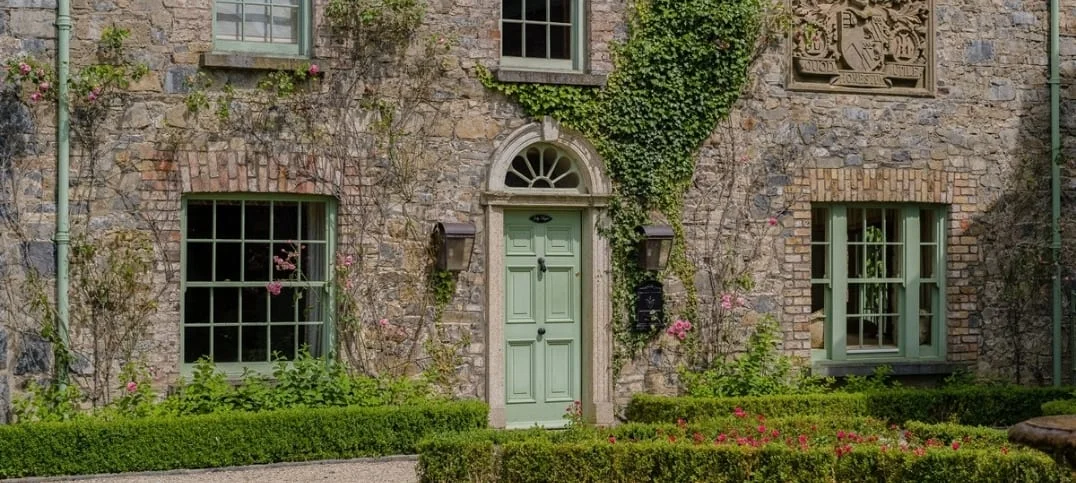 Cliff at Lyons — Estate Rooms