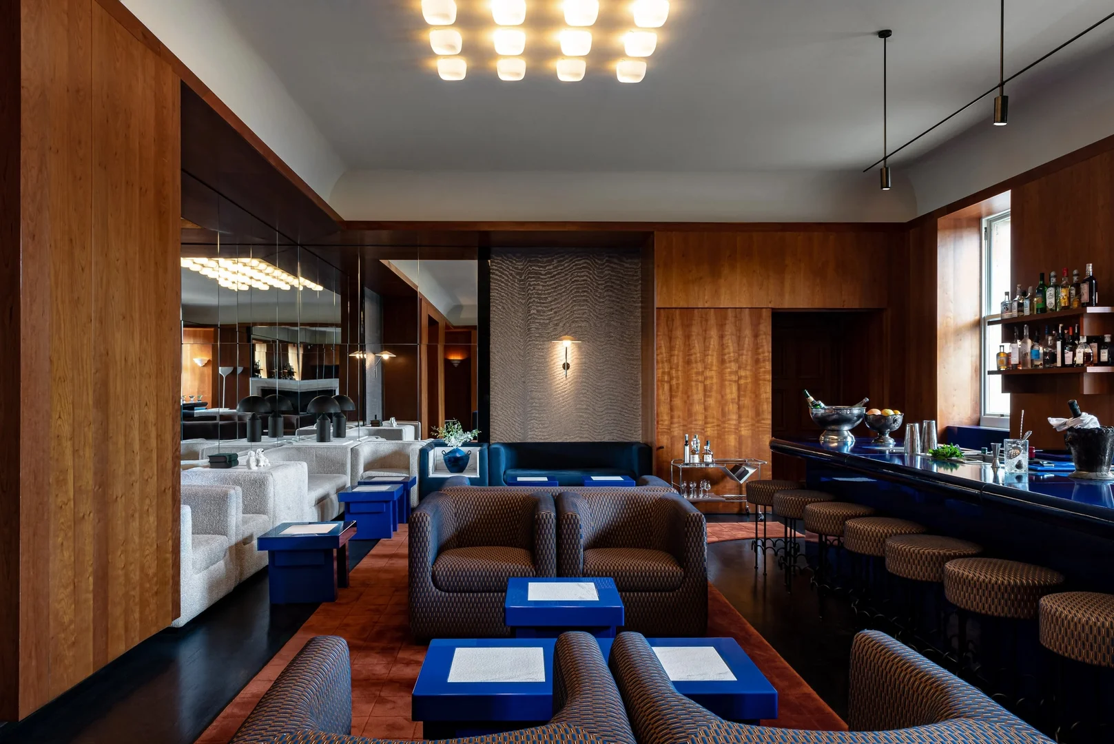 Cowley Manor Experimental — Bar
