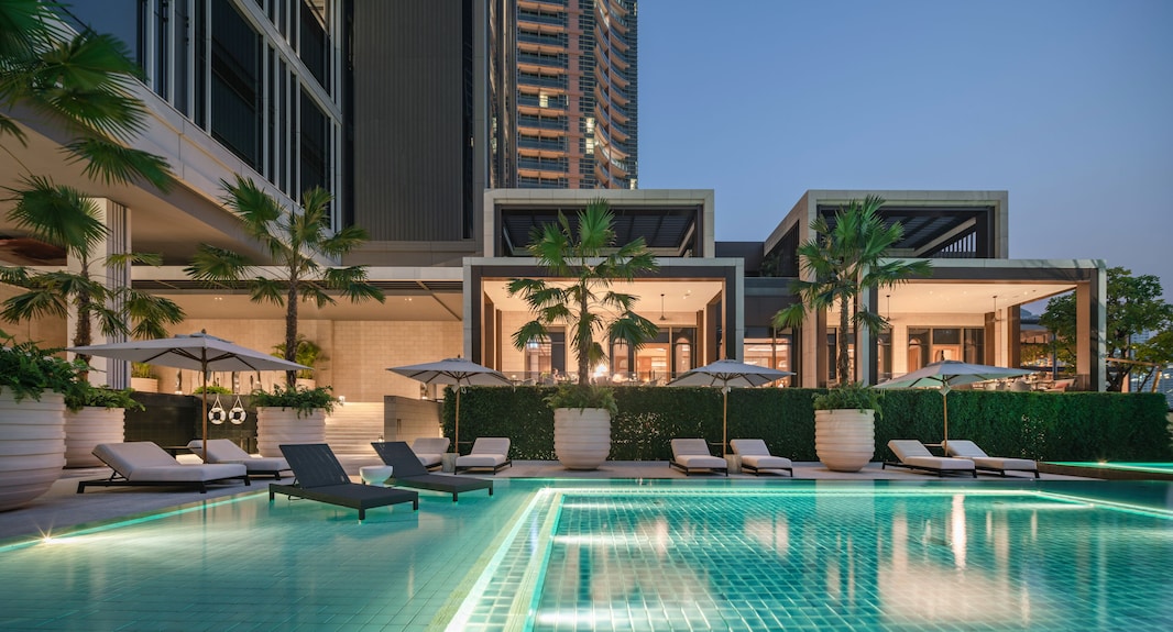 Four Seasons Bangkok at Chao Phraya River — Photo 2