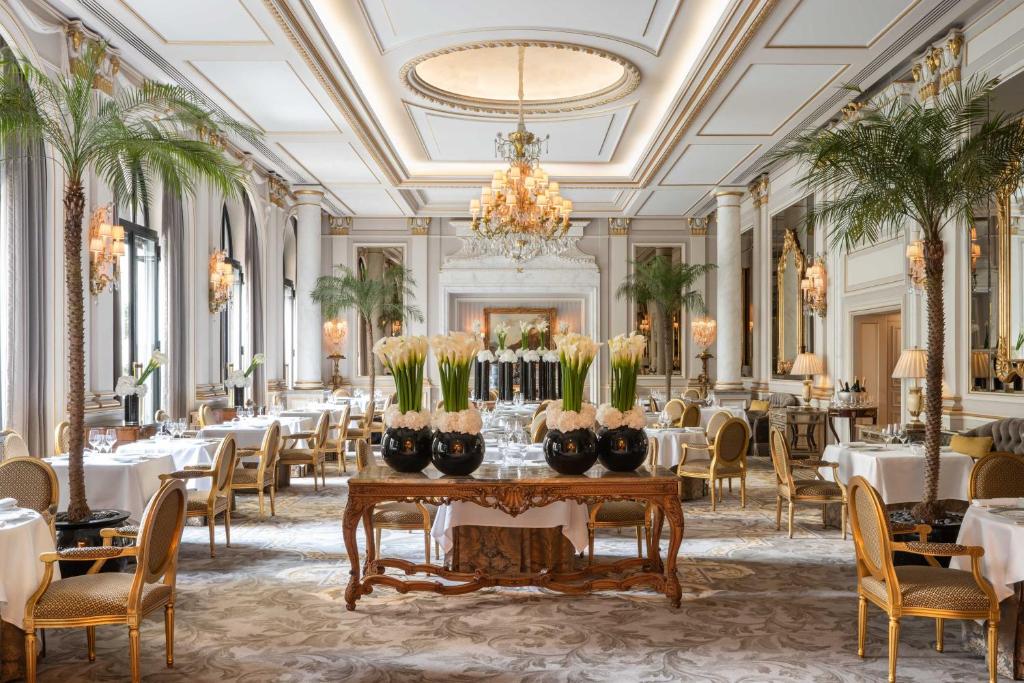 Four Seasons Hotel George V — Photo 4