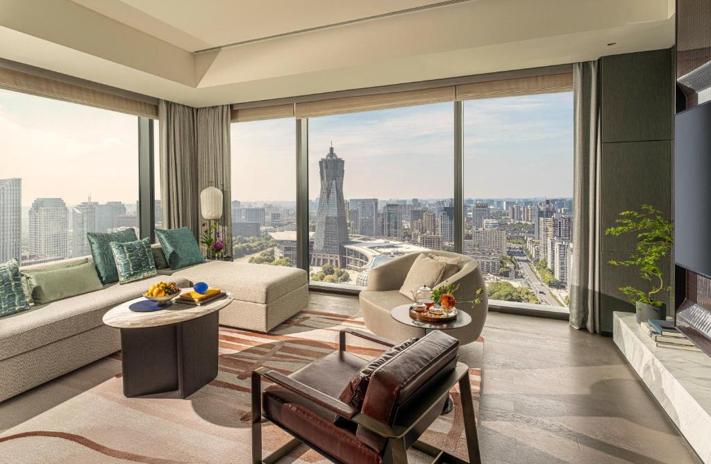Four Seasons Hotel Hangzhou at Hangzhou Centre — Photo 2