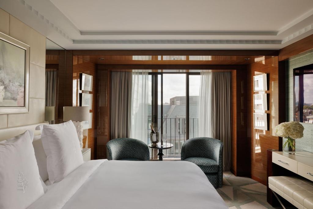 Four Seasons Hotel London at Park Lane — Photo 2