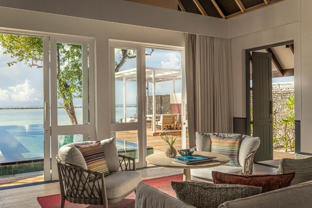 Four Seasons Maldives at Landaa Giraavaru — Photo 2