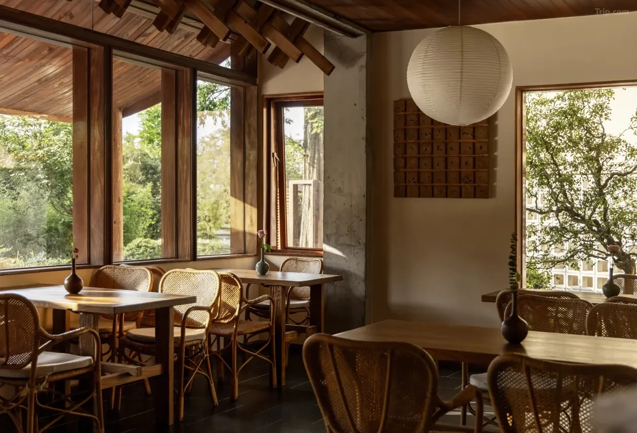 Hegu Harmony Valley Retreat — Dining 4