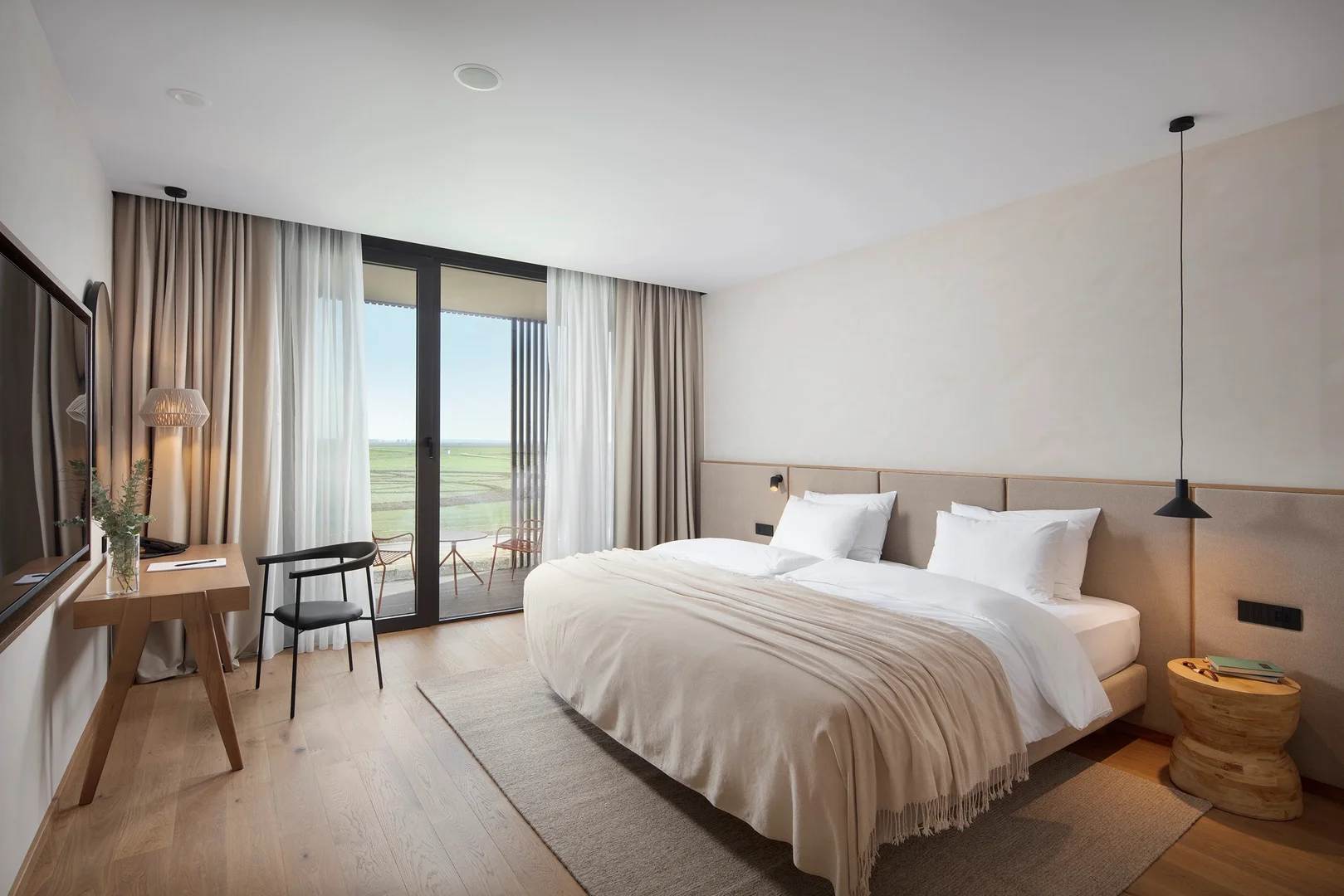 Hotel Materra — Deluxe Room 4