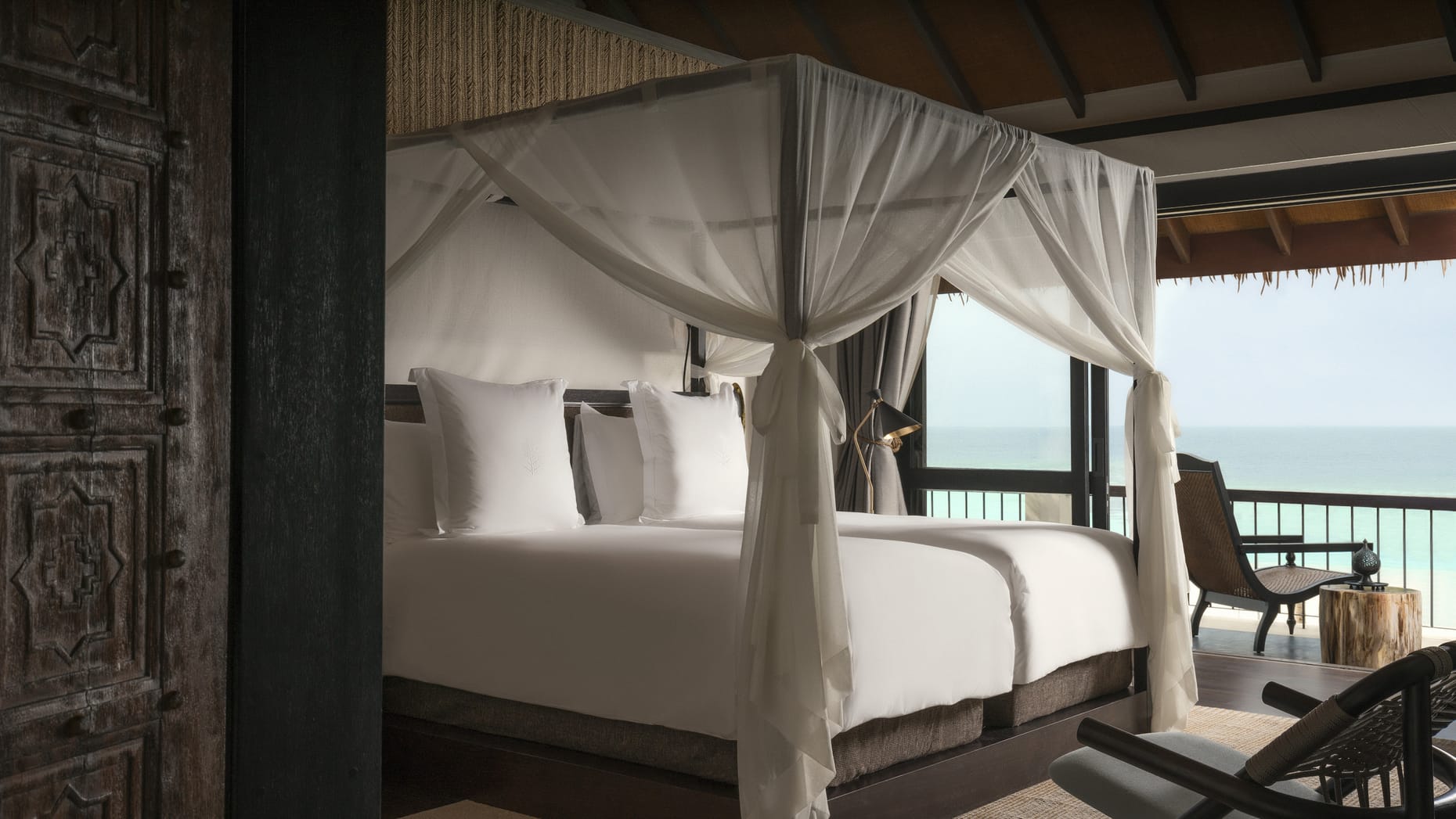 Four Seasons Private Island at Voavah — Photo 3