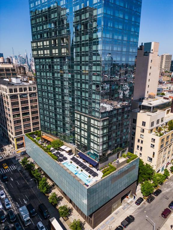 The Dominick Hotel — Photo 2