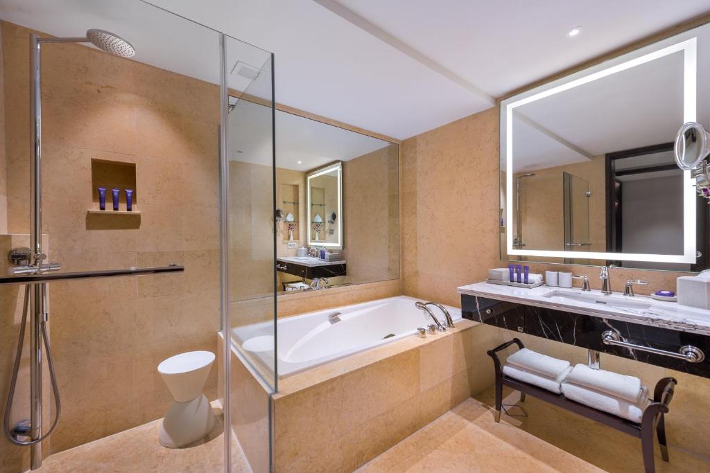 The Fullerton Hotel Singapore — Photo 3