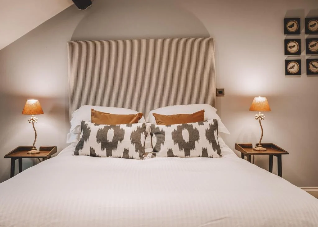 The Hare & Hounds Inn — Peddera 2