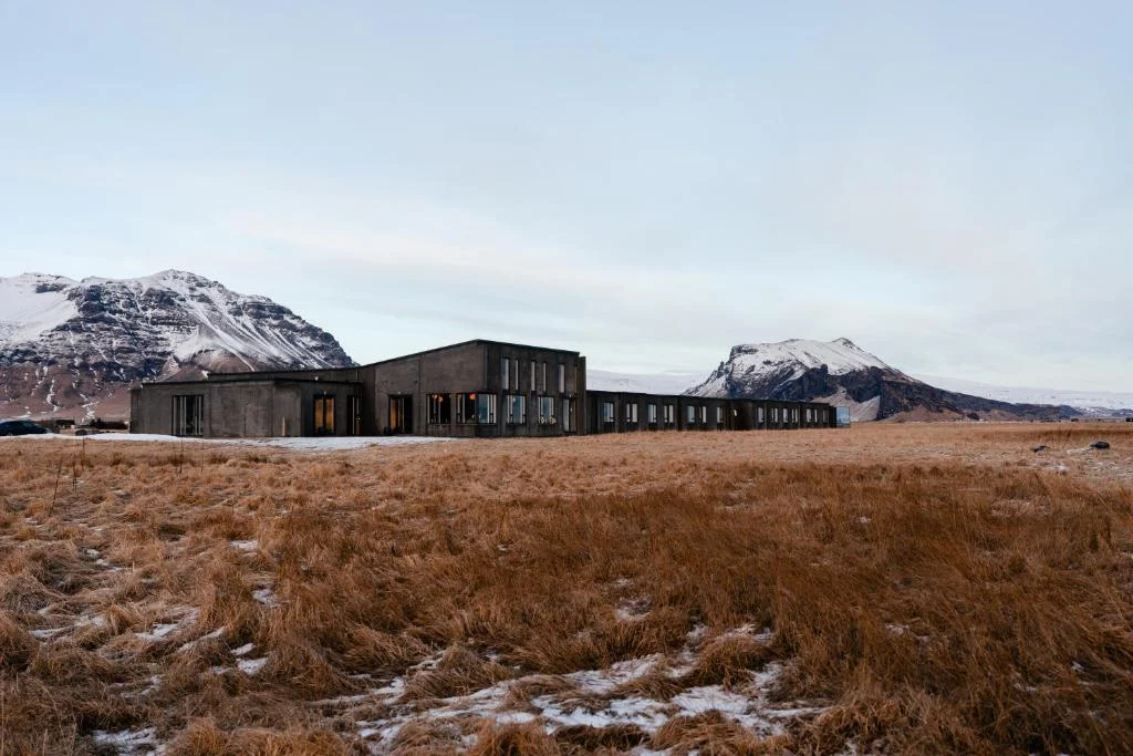 Umi Hotel — Exterior