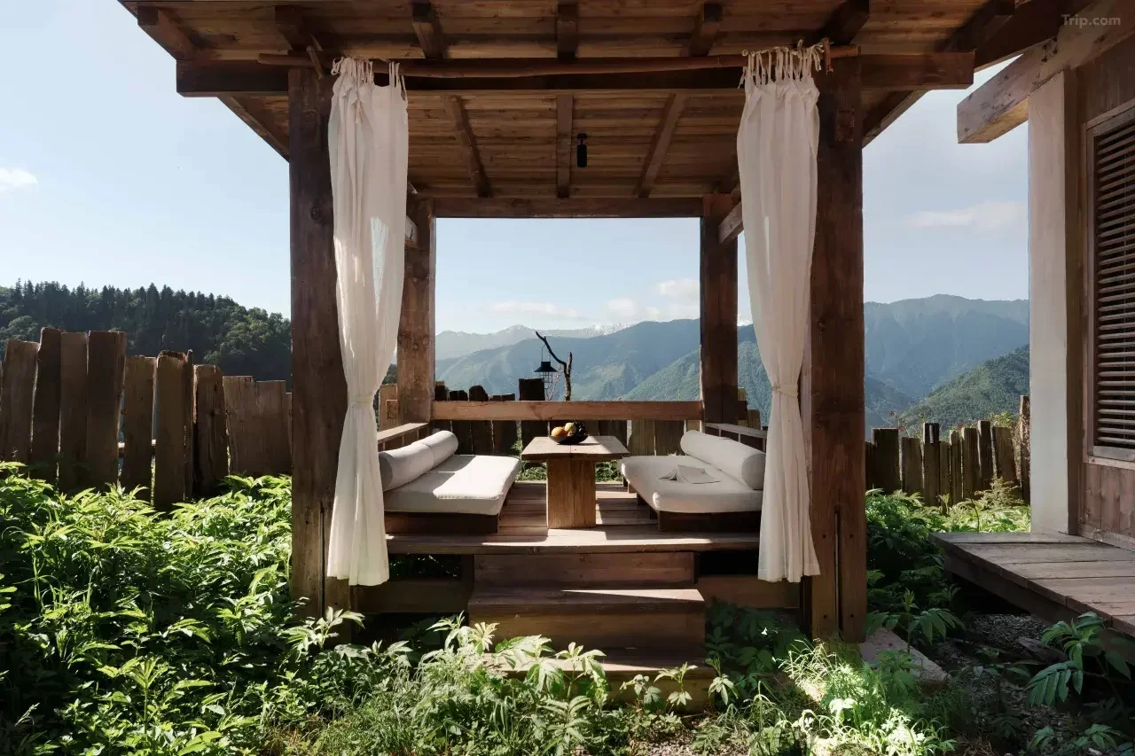 Volver Resort Jiuzhai Valley — Bibo Mountain Retreat Double Bed Villa 3